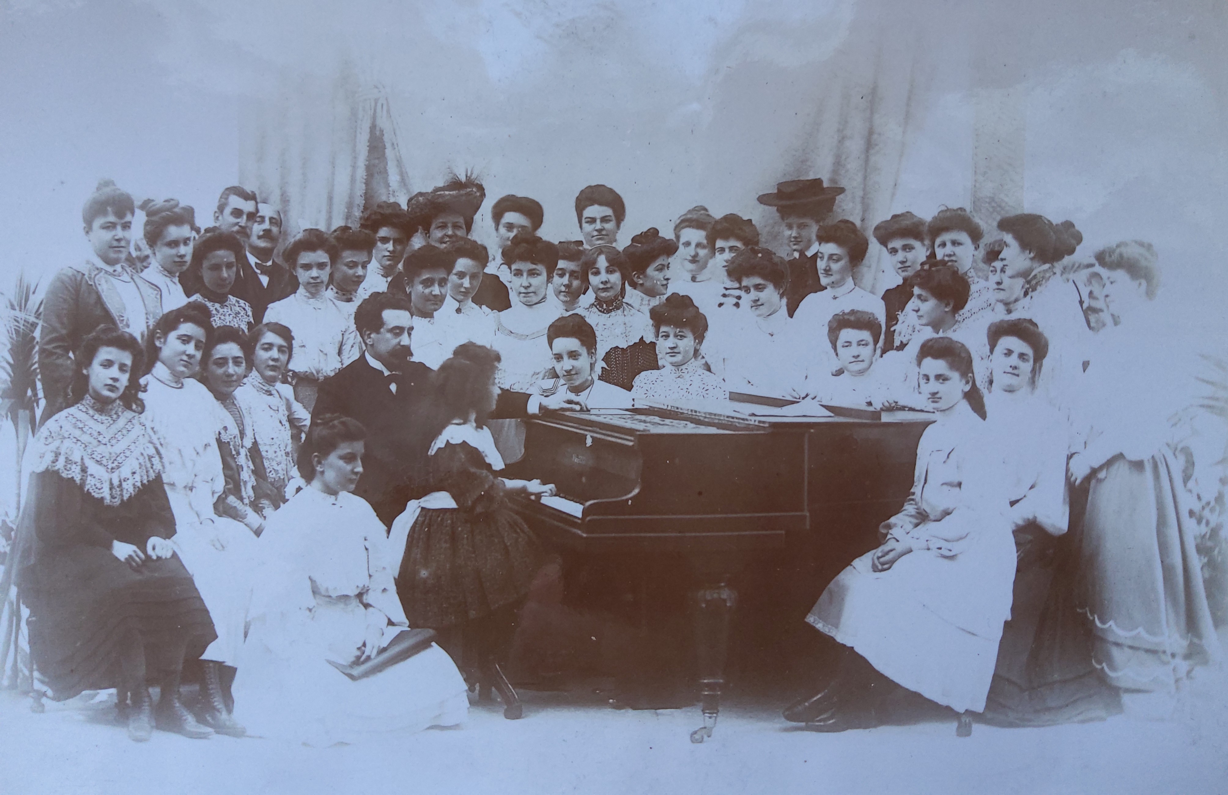 La classe de piano de César Geloso